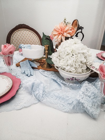 a shabby chic table for Spring