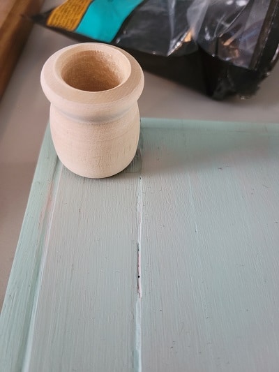 create a table riser from a thrifted cutting board