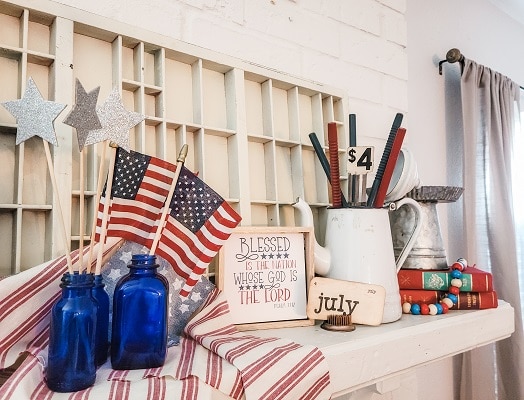 Patriotic Mantel with Freedom Rings Flashcard and DIY Bead Garland