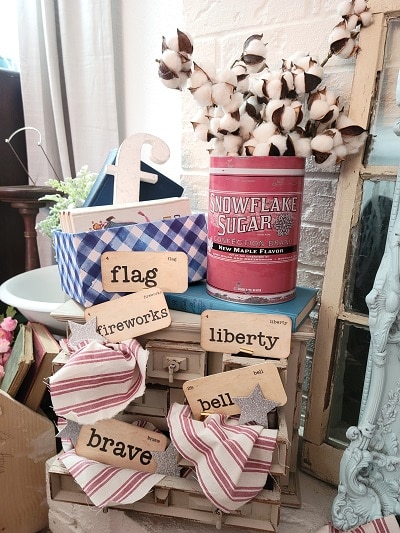 Vintage Farmhouse Patriotic Vignette Ideas with Freedom Rings Flashcards