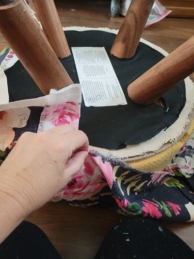 Recovering a round stool the quick way