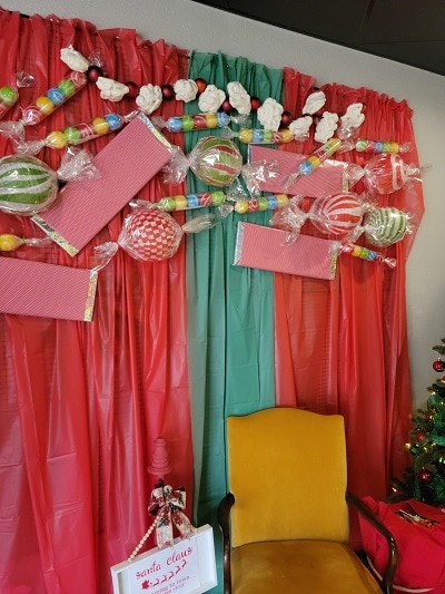 easy and budget friendly candyland Christmas decorations.