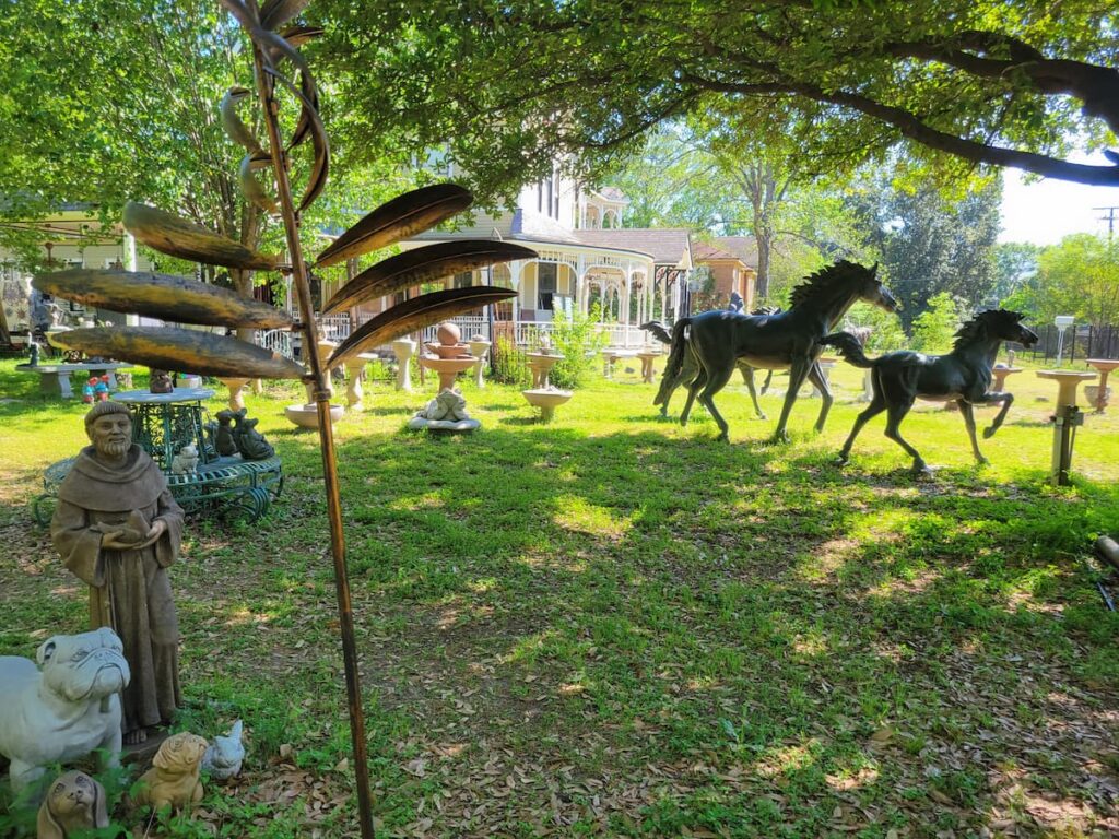 Horse sculpture in yard