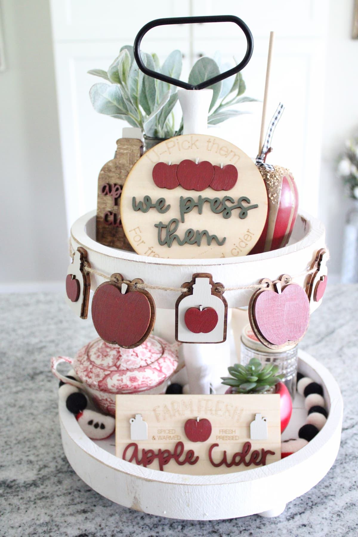 apple tiered tray