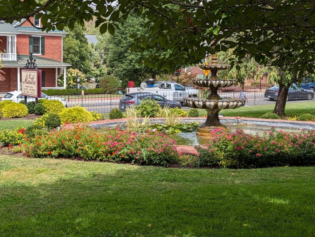 Fountain at Martha Washington Inn
