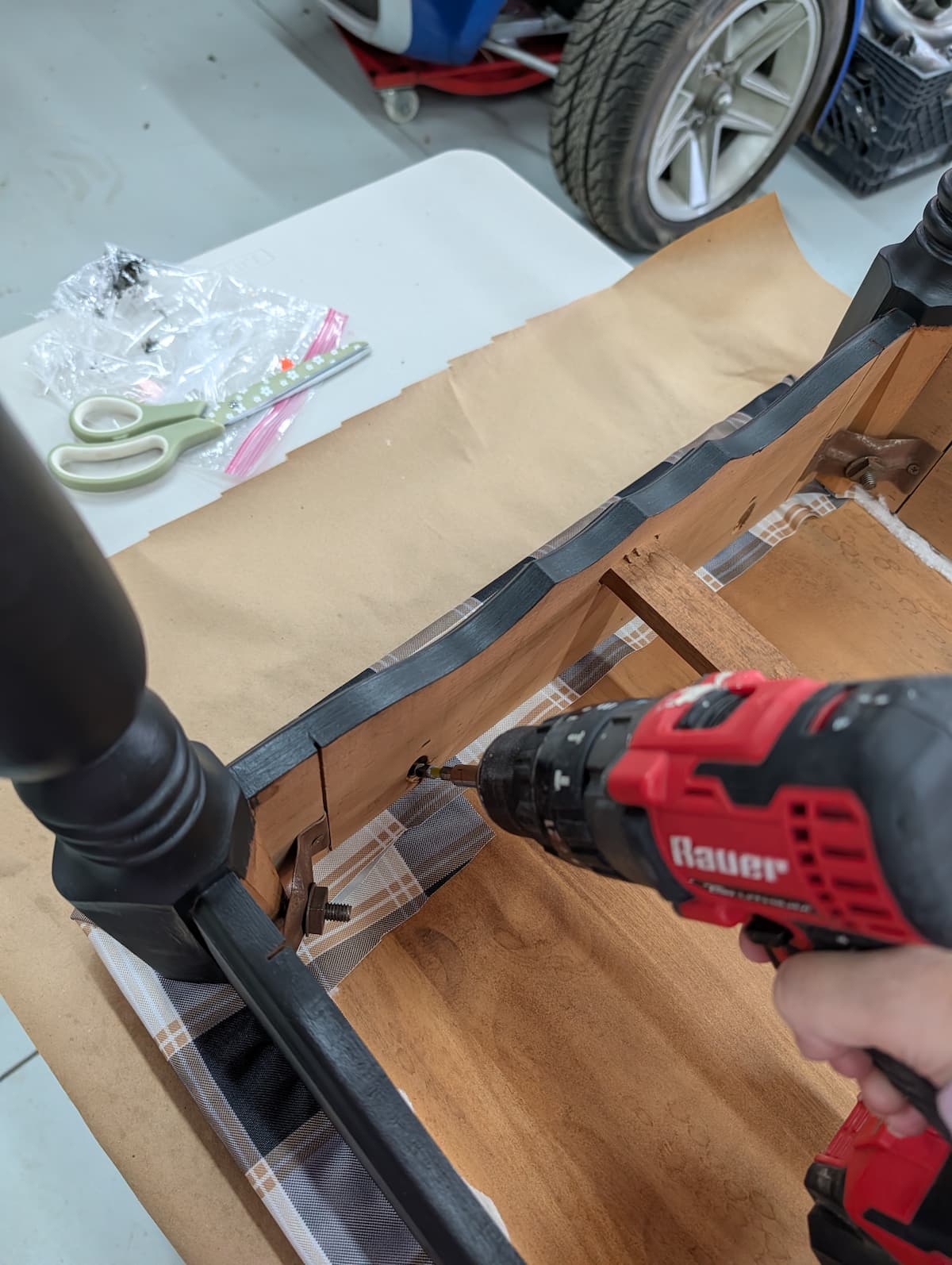 attach table top to base