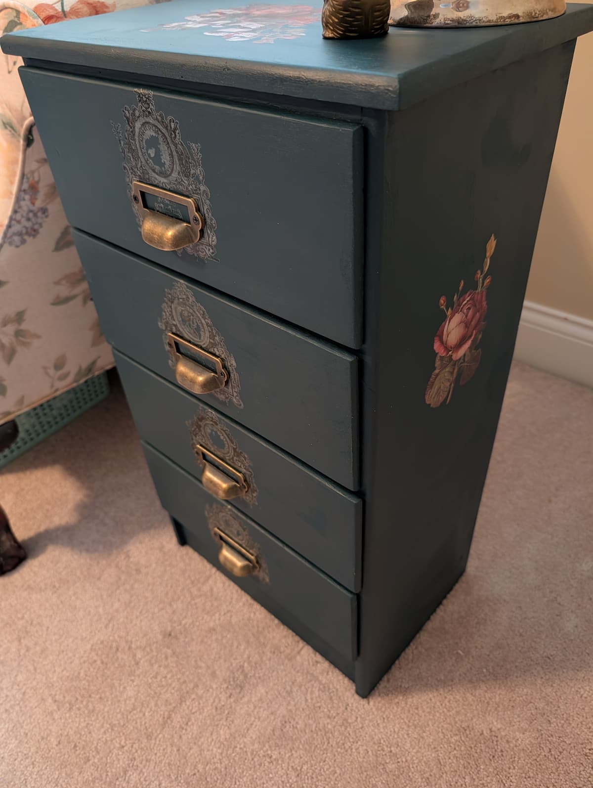 Finished side table with Dixie belle paint and IOD transfers